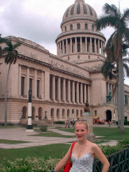 travel the world - havana scam - me with cigar